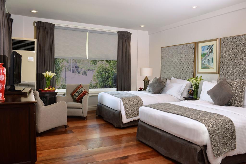 Discovery Country Suites Tagaytay City Room photo