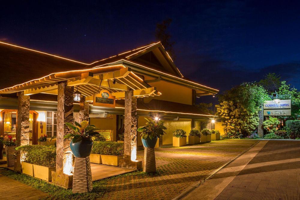 Discovery Country Suites Tagaytay City Exterior photo