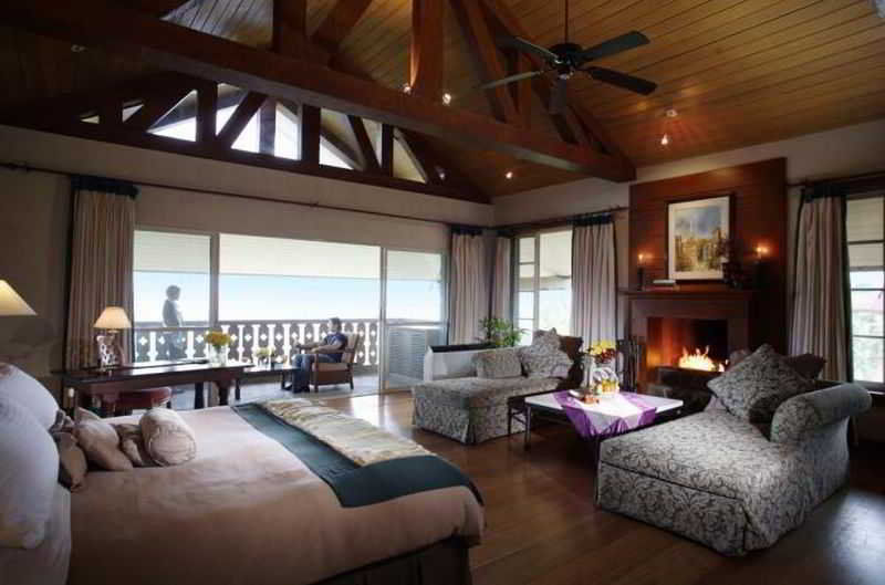Discovery Country Suites Tagaytay City Exterior photo