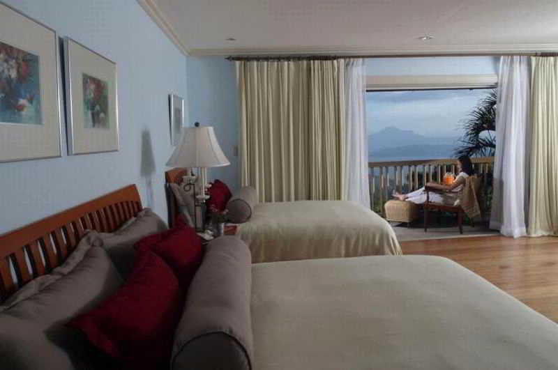 Discovery Country Suites Tagaytay City Exterior photo