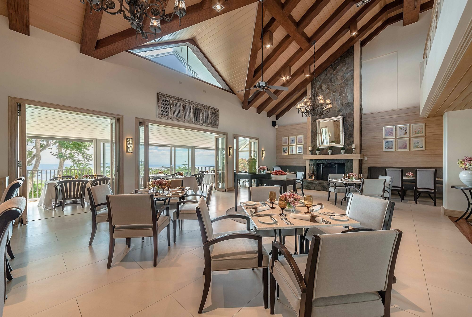 Discovery Country Suites Tagaytay City Exterior photo