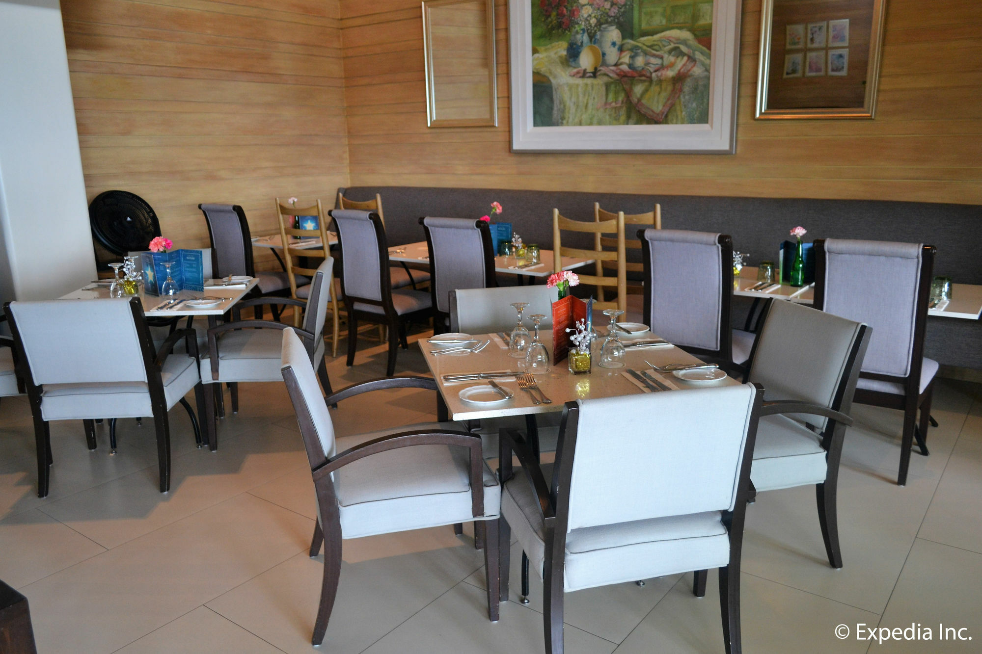 Discovery Country Suites Tagaytay City Exterior photo