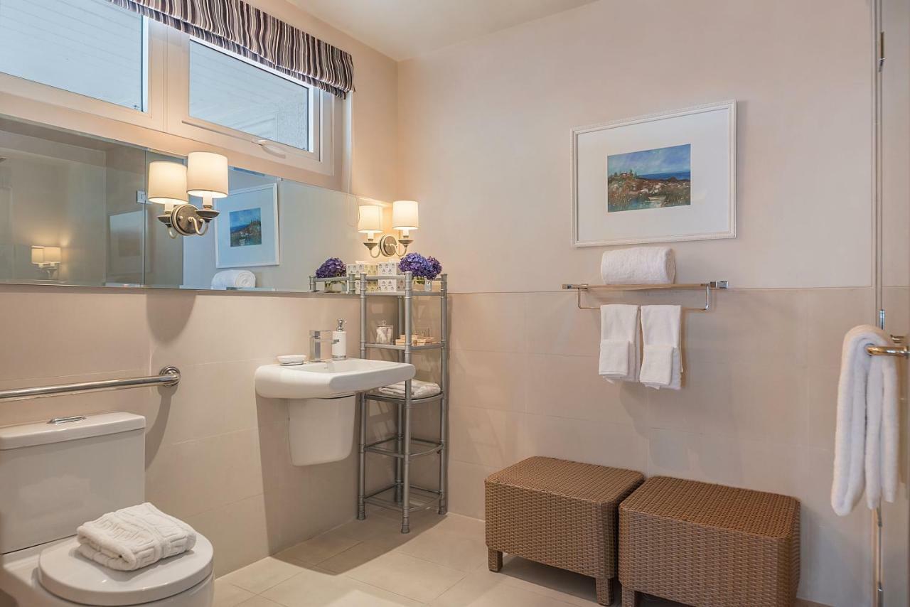 Discovery Country Suites Tagaytay City Exterior photo
